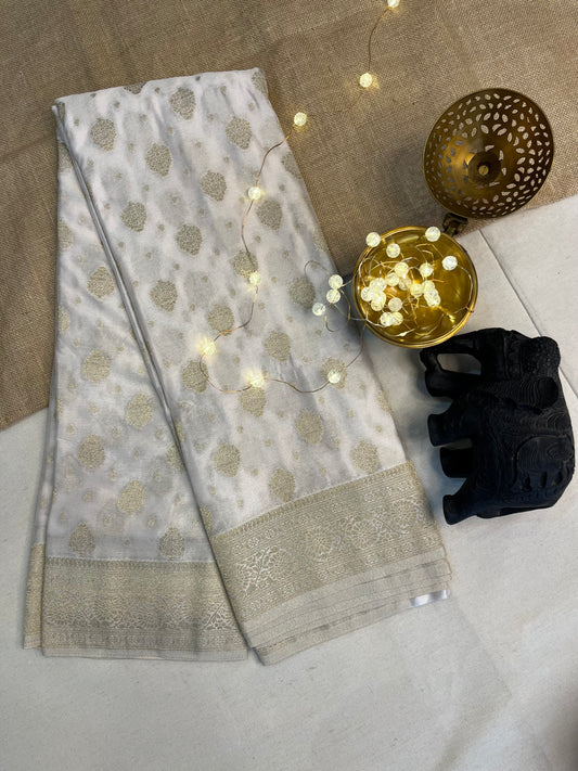 Exquisite Khaddi Big Buta Saree – Handwoven Luxury